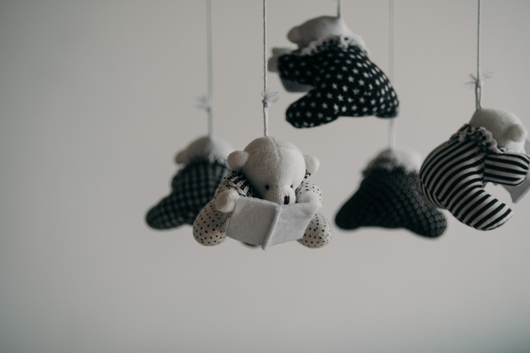 De perfecte babykamer: gordijnen die rust en functionaliteit combineren