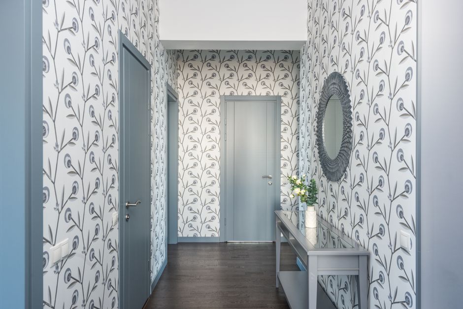 Fotobehang met natuurlijke landschappen in minimalistisch interieur. Fotobehang met natuurlijke landschappen in minimalistisch interieur.