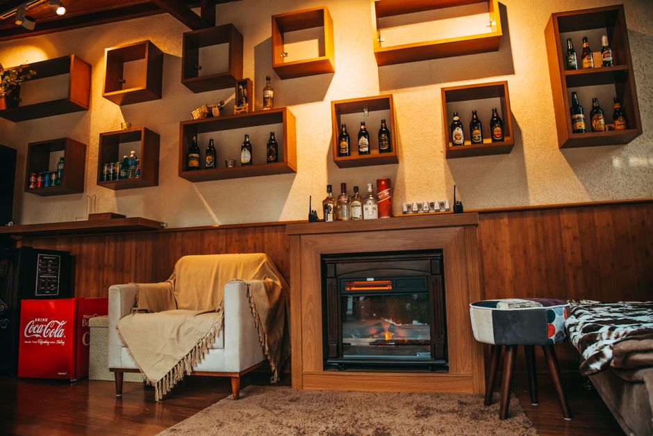 Vlekkeloze transitie: herfstdecoraties combineren met nazomer planten