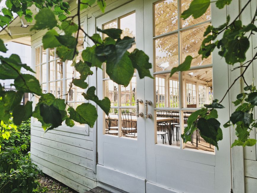 De tuinkamer voorbereiden op een gezellige herfstontspanning